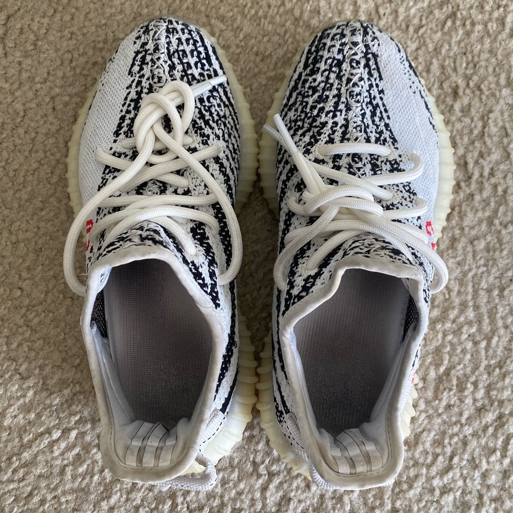 YEEZY BOOST ZEBRAS